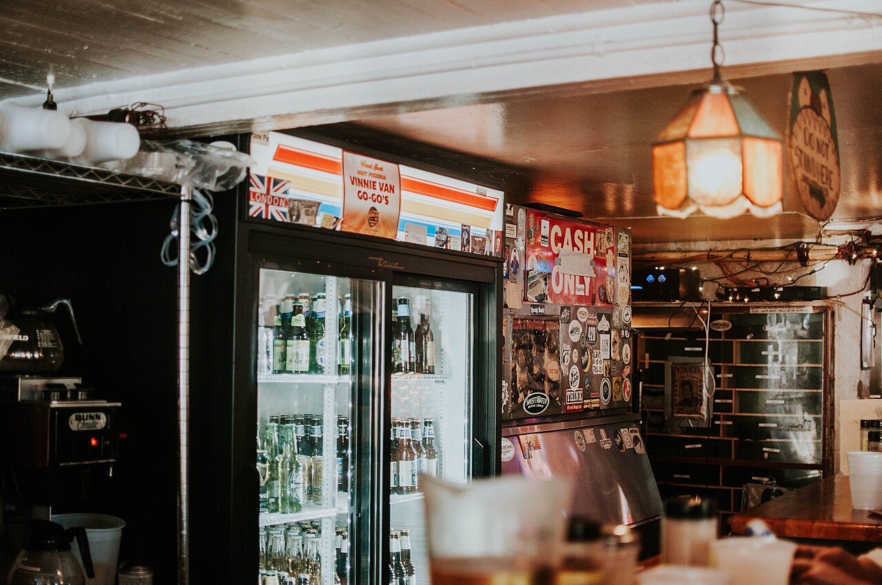 Inside Vinnie Van Go-Go's (photo 2017)