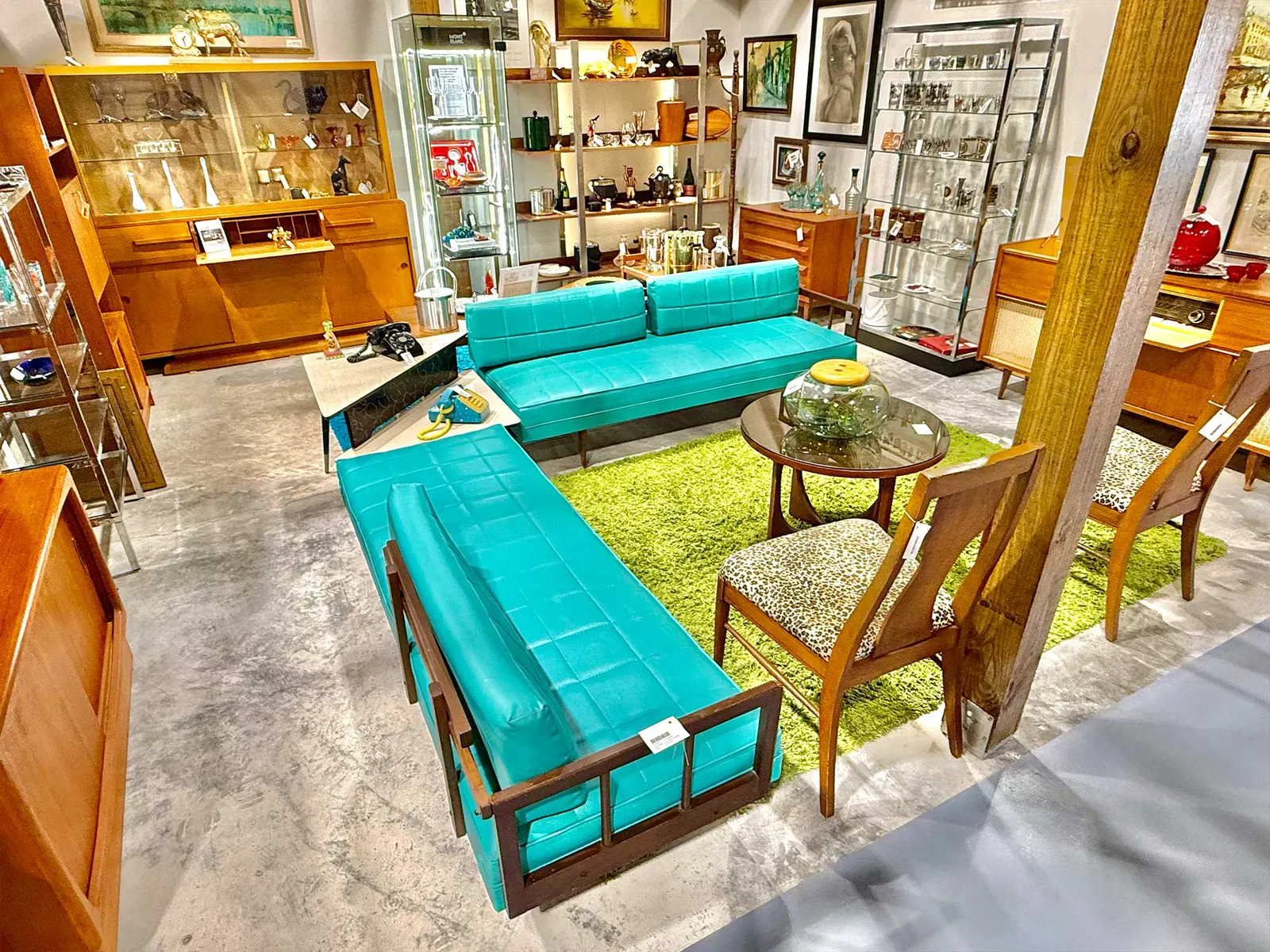 Picker Joe's Antique Mall & Vintage Market, photo 2
